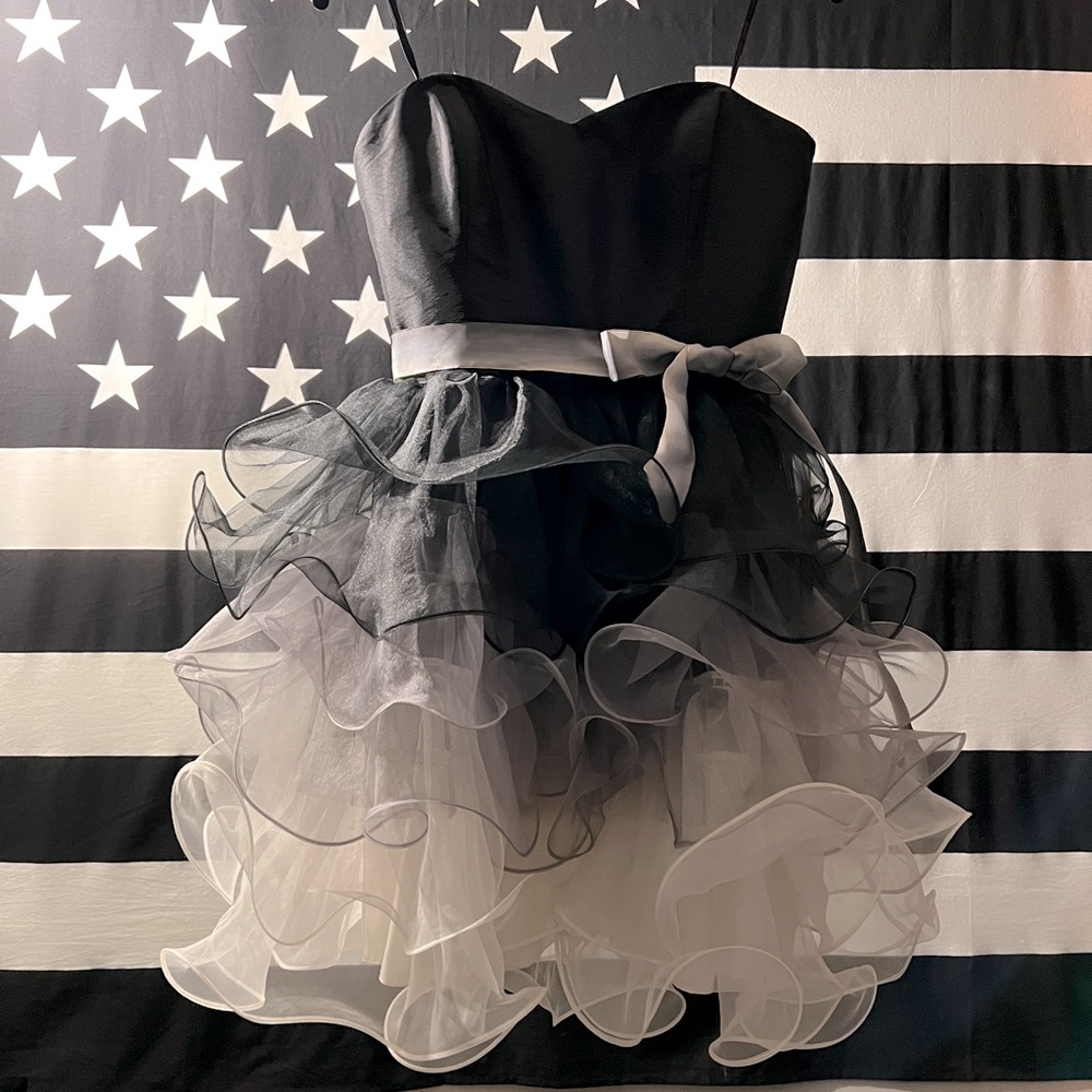 NWT Betsey Johnson Black and White Tiered Ruffled Party Dress